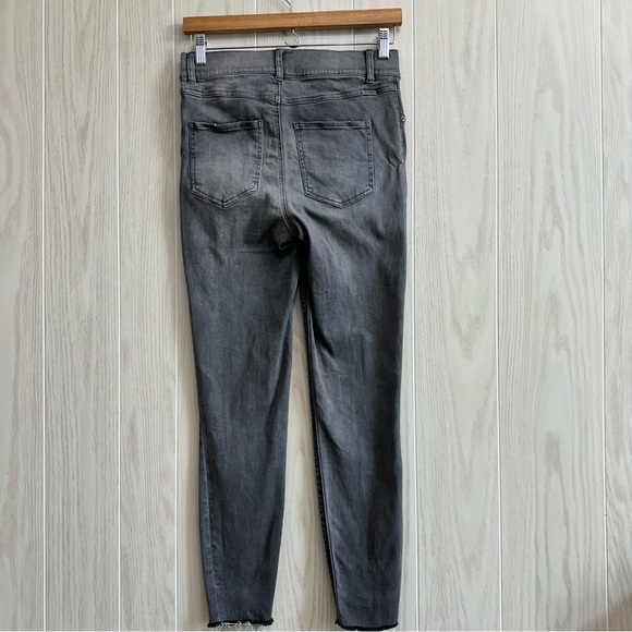 Spanx Vintage High Rise Distressed Grey Ankle Skinny Jeans/Jeggings Size Medium - Picture 3 of 10